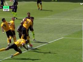 Boly metió con la mano el 1-0. Captura/Movistar