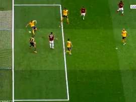 Heurtaux marcó en propia ante el Milan. Captura/BeINSports