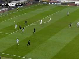 Luiz Gustavo passed the ball right in to his own net. Captura/RMCSport