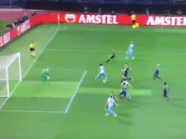 Parolo hizo el 2-1 ante el Salzburgo de tacón. Captura/SkySports
