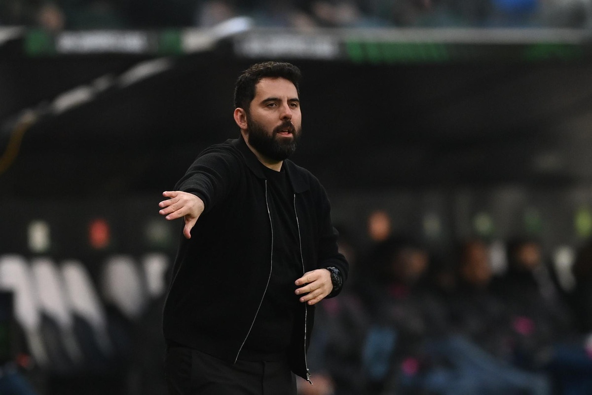 El Dunkerque despide a su entrenador sin debutar por insultar a sus jugadores