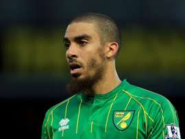Grabban disputa un partido con el Norwich City. Twitter