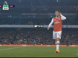 Xhaka mandou a torcida do Arsenal tomar naquele lugar. Captura/DAZN