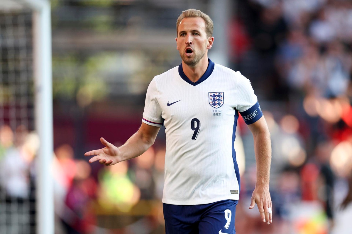 Tuchel hails Kane as “the best striker of his generation”