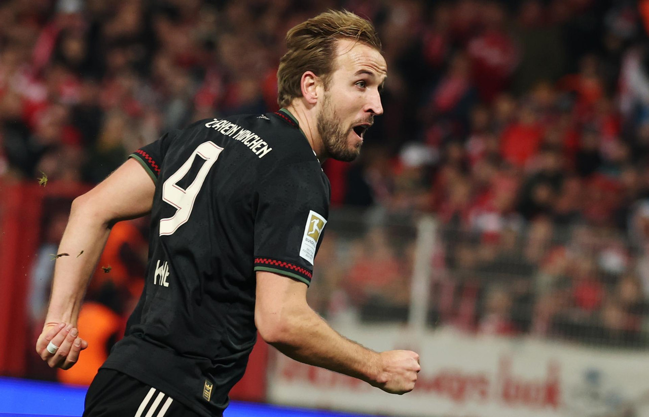 Barcelona eye Kane as Lewandowski replacement in familiar transfer move