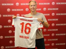 Nielsen ya luce nuevo dorsal en el conjunto germano. FortunaDusseldorf