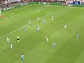 Héber colocó el 0-1 en el campo del Olympiacos. Twitter/SkySport
