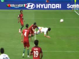 Moreno a reclamé un penalty. Twitter