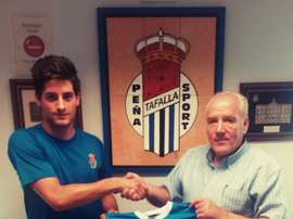 Héctor Urdiroz, posando con la camiseta del Peña Sport. PeñaSportFC