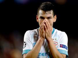 A lesão de Lozano liga o alerta no PSV. Twitter/PSV