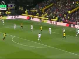 Holebas scores Watford's second v Crystal Palace. Captura/SportTV