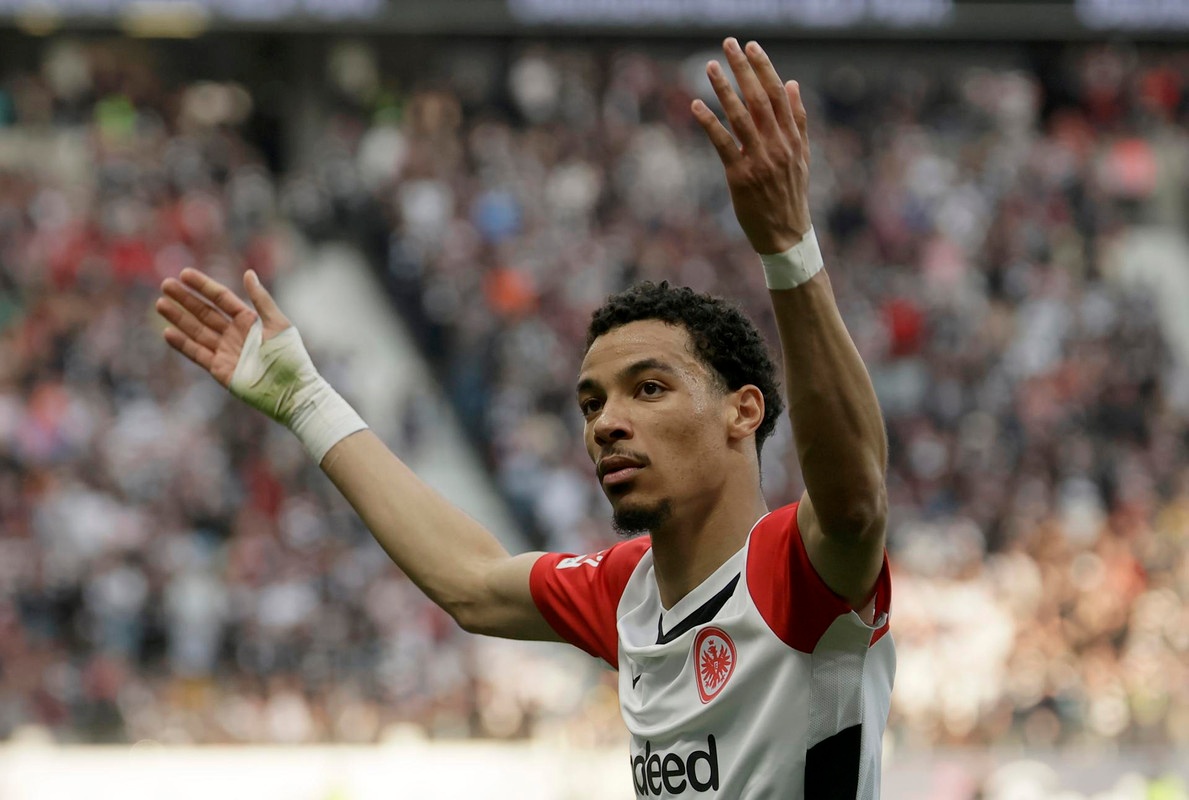 Newcastle lead the race for Ekitike amid growing Premier League interest