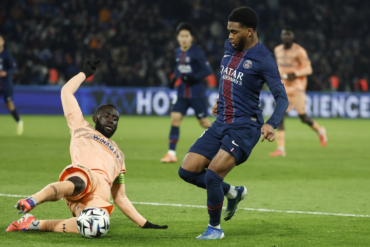 PSG's Mbaye attracts interest from Chelsea and Villa