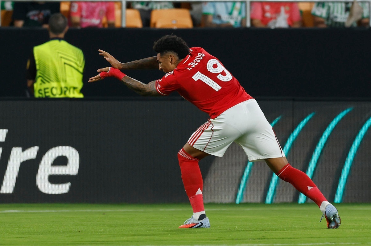 Neuf compétitions, un seul buteur : l'incroyable record d'Igor Jesus sur 13 mois