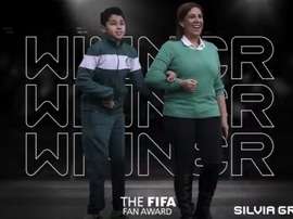 Silvia Grecco ganha prêmio The Best. Twitter/fifacom_es