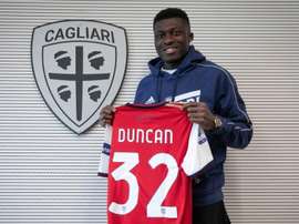 Duncan in prestito al Cagliari. Twitter/CagliariCalcio