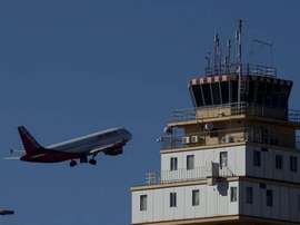 Não se conhecem as causas do desaparecimento do avião. EFE