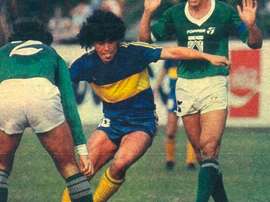 Diego Armando Maradona em campo com o Boca Juniors. EFE