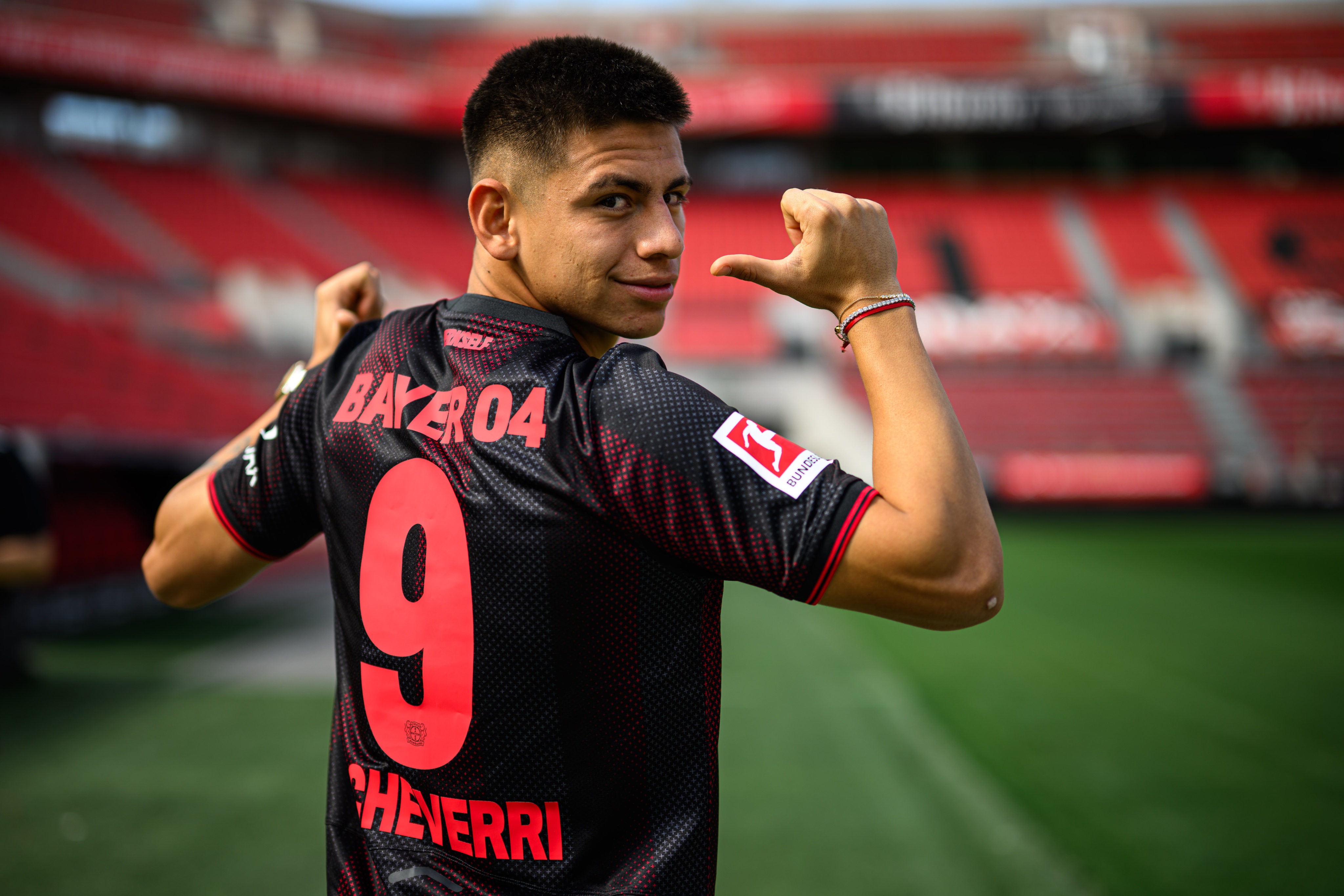 La promesse argentine perd sa place en Allemagne et retourne à Manchester City