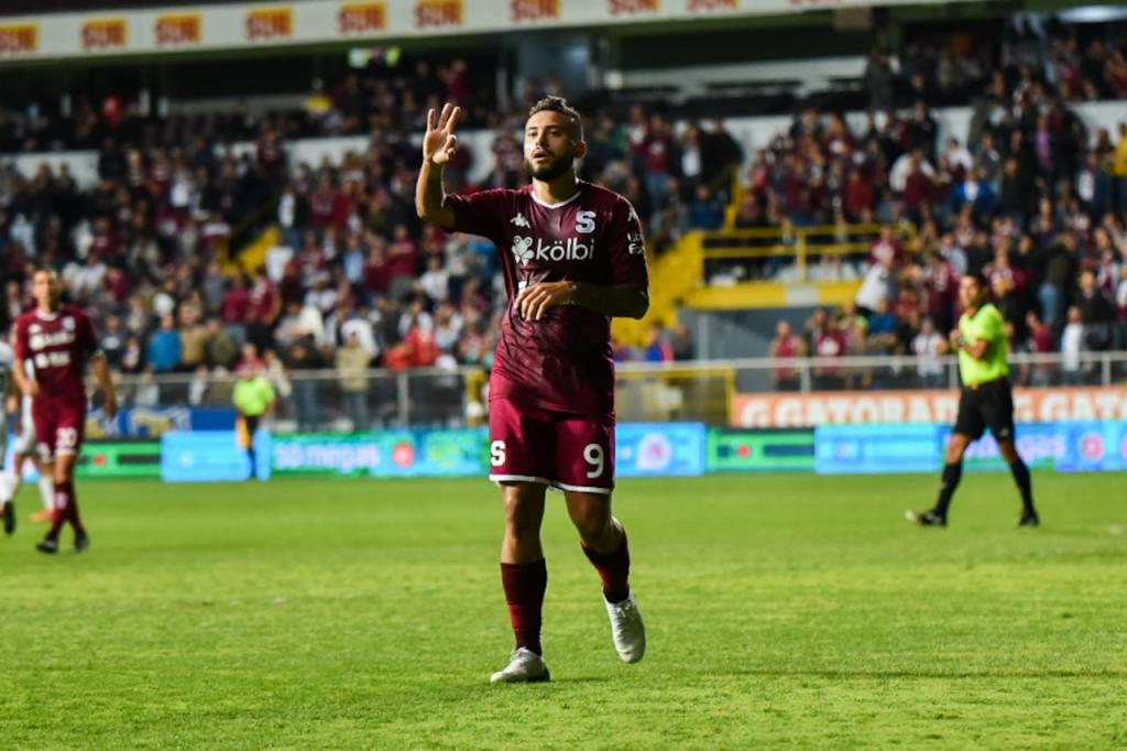 Una goleada de líder