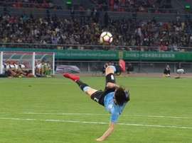 Cavani a marqué un but sur retourné. Twitter/Capture