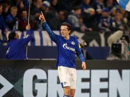 Todibo se queda con las ganas y el Schalke 04, con el triunfo. Schalke04