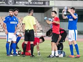 Camacho chocó con Pepelu en el duelo ante el Cabecense. Twitter/XerezDFC