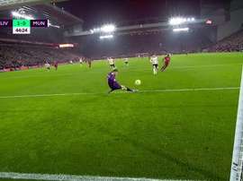 De Gea salva o United com uma defesaça. Captura/DAZN