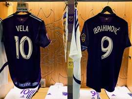 Les maillots de Carlos Vela et Zlatan Ibrahimovic avant la rencontre face à l'Atlético. Twitter/MLS