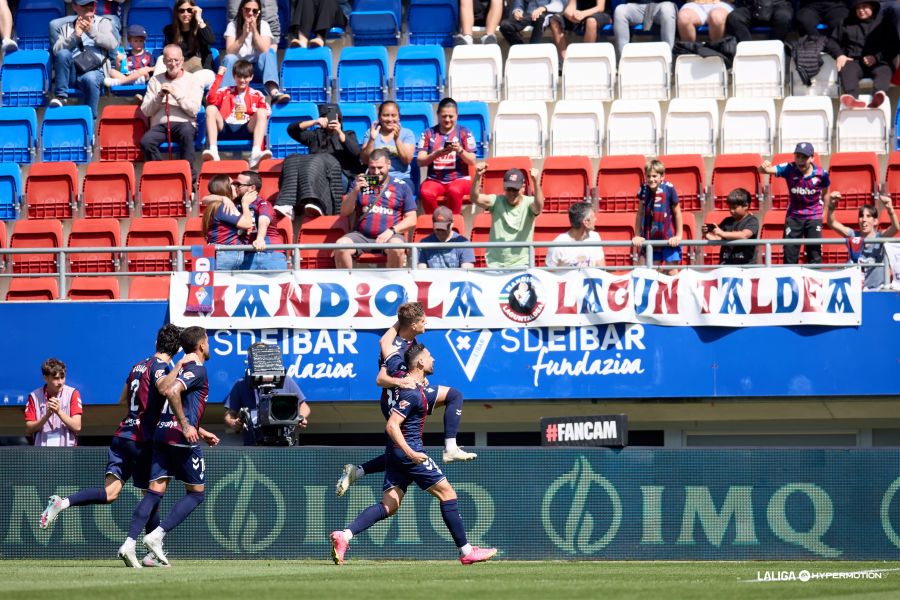 El Eibar se reconcilia con Ipurua