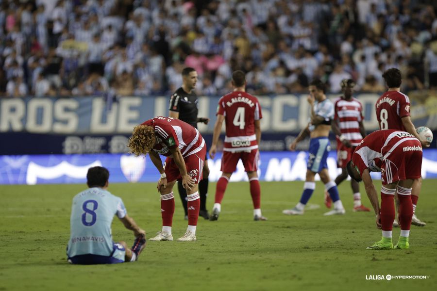 El Málaga deja ir el liderato
