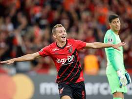 Paranaense jugará dos partidos en menos de 24 horas. EFE