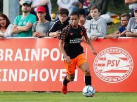 Un jeune brésilien dans l'orbitre du Fenerbahçe. PSV