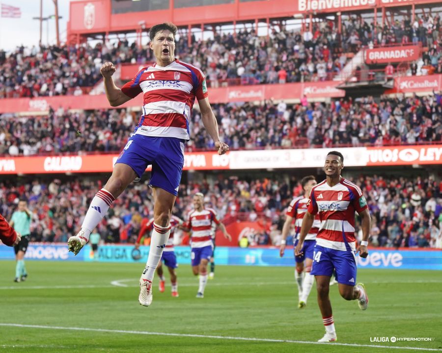 El Granada se apunta a la fiesta