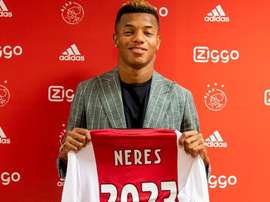 Neres quiere ir a por todos los títulos. Twitter/AFCAjax