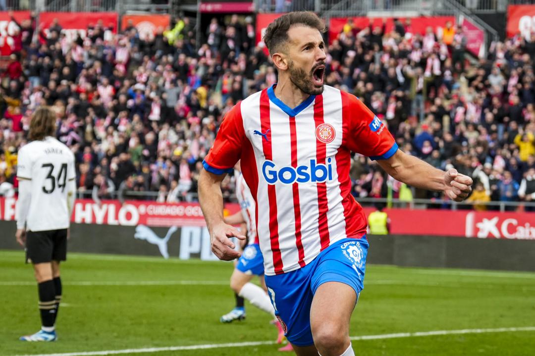 Stuani aplaca la rebelión de los 'nanos'