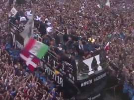 Juve paraded through the streets of Turin. Twitter/AleRoversi