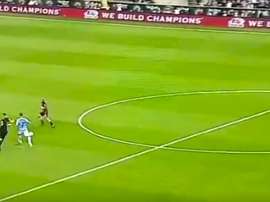 Image du but de David Villa depuis le milieu de terrain contre Philadelphia Union. Twitter