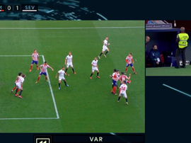 VAR et pénaltys à gogo au Wanda entre l'Atlético et Séville. Capture/MovistarFutbol