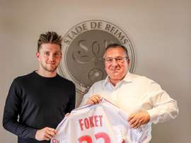 El Reims refuerza su banda derecha con Foket. Twitter/StadeDeReims