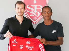Ibrahima Diallo dans le viseur de Monchi. Twitter/SB29