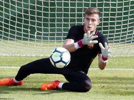 Peña sí se queda en La Masia. Twitter/FCBmasia