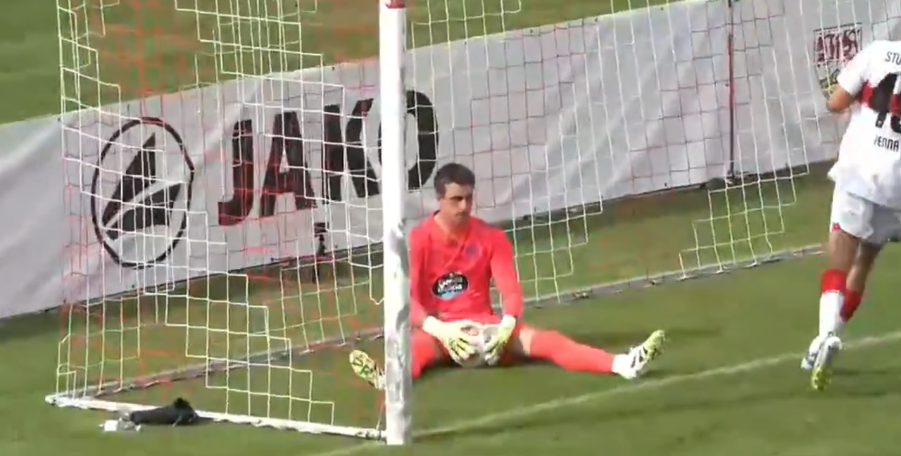 Un error de Iván Villar deja gris la mejoría del Celta