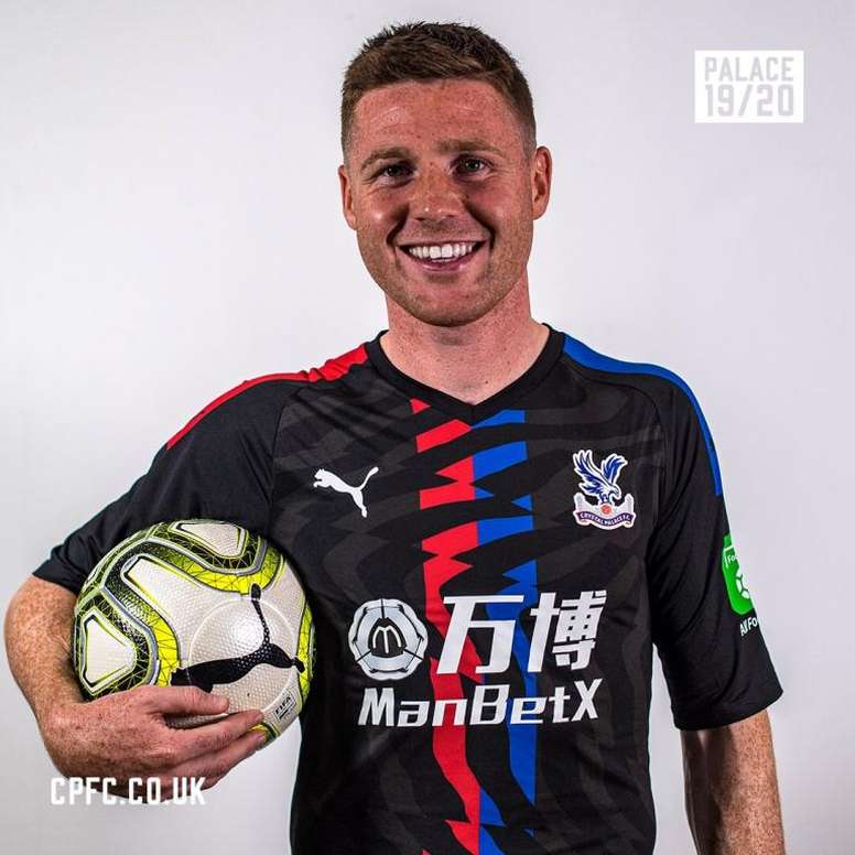 James McCarthy llegó al Crystal Palace para jugar bajo las direcciones de Roy Hodgson. Twitter/CPFC