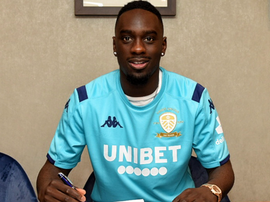 Leeds United anunciou nesta segunda-feira o empréstimo de Jean-Kevin Augustin. LeedsUnited