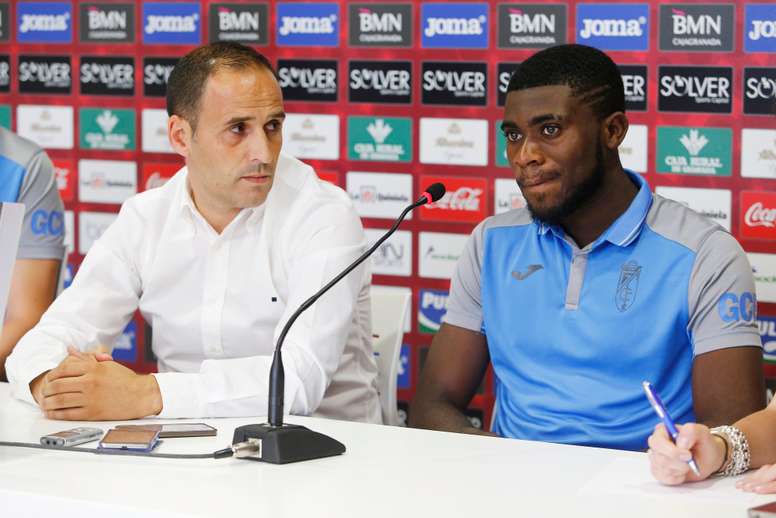 Granada CF (21-11-2020) Jeremie-boga--en-su-presentacion-como-nuevo-jugador-del-granada--granadacf