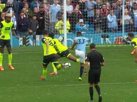 Jesus marca o segundo gol do City contra o Huddersfield. Twitter @SkySportsStatto
