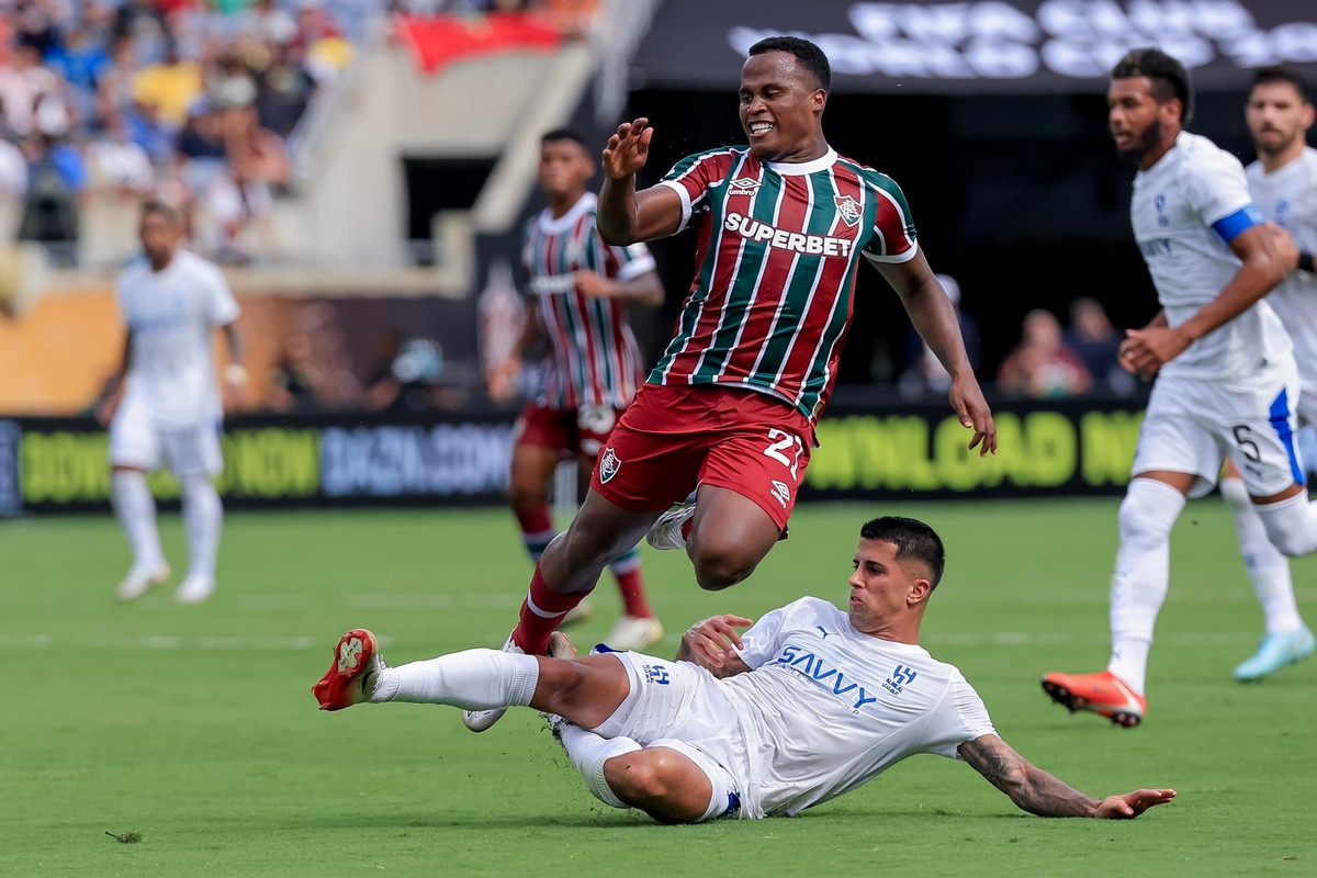 Jhon Arias set to join Wolves after €20m deal agreed with Fluminense