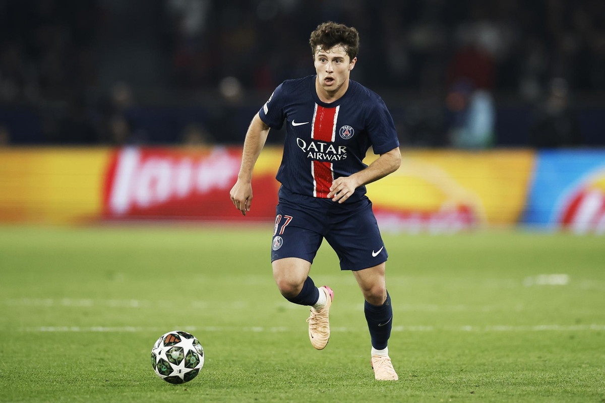 João Neves salva o PSG no último minuto e mantém liderança da Ligue 1