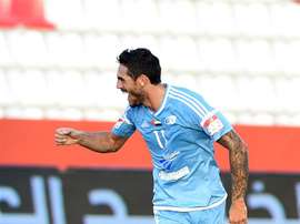 Larrivey no termina de salir del Baniyas tras los problemas económicos del club. Baniyas